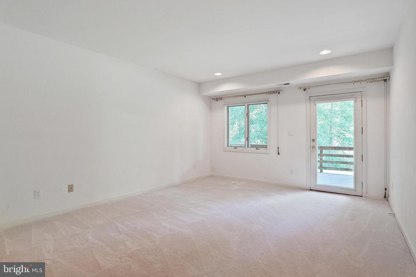 926 SAIGON RD, MCLEAN, Virginia 22102, 5 Bedrooms Bedrooms, ,5 BathroomsBathrooms,Residential,For sale,926 SAIGON RD,VAFX2252944 MLS # VAFX2252944