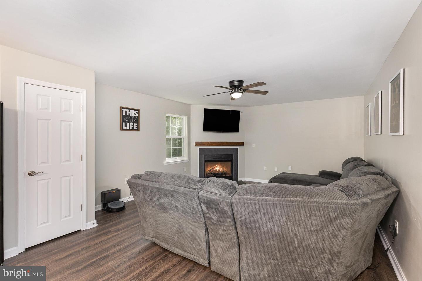 640 W ROCKY RUN RD, FREDERICKSBURG, Virginia 22406, 5 Bedrooms Bedrooms, ,3 BathroomsBathrooms,Residential,For sale,640 W ROCKY RUN RD,VAST2040420 MLS # VAST2040420