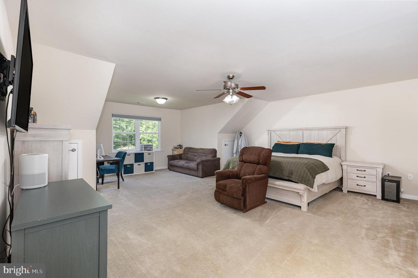 640 W ROCKY RUN RD, FREDERICKSBURG, Virginia 22406, 5 Bedrooms Bedrooms, ,3 BathroomsBathrooms,Residential,For sale,640 W ROCKY RUN RD,VAST2040420 MLS # VAST2040420
