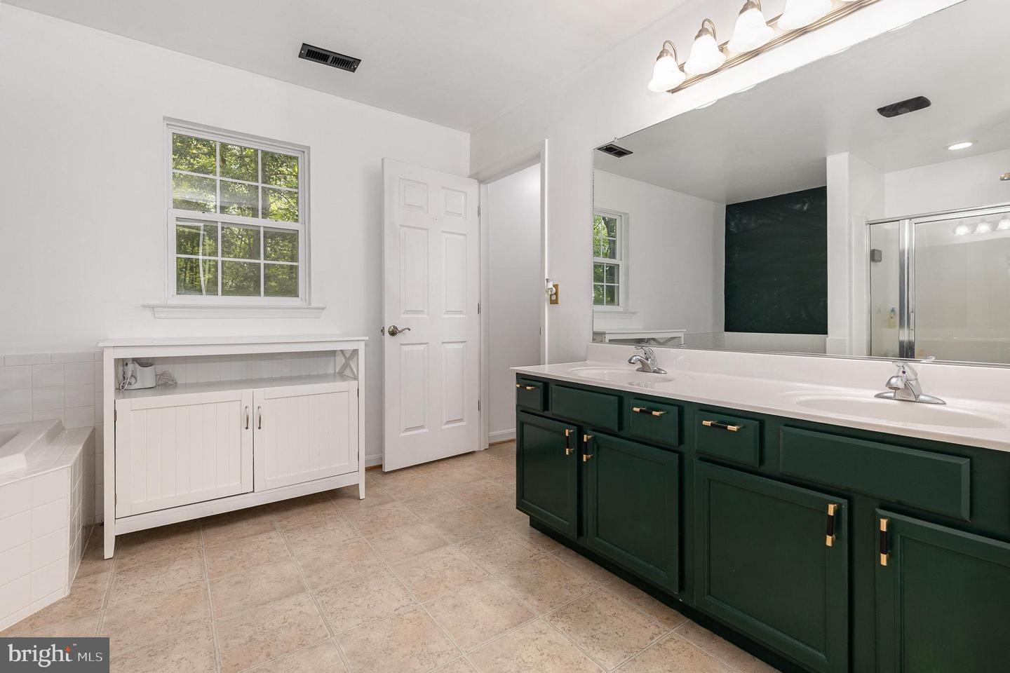 640 W ROCKY RUN RD, FREDERICKSBURG, Virginia 22406, 5 Bedrooms Bedrooms, ,3 BathroomsBathrooms,Residential,For sale,640 W ROCKY RUN RD,VAST2040420 MLS # VAST2040420