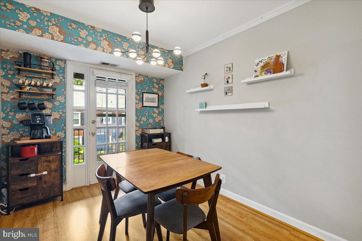 3046 S BUCHANAN ST #B2, ARLINGTON, Virginia 22206, 2 Bedrooms Bedrooms, ,1 BathroomBathrooms,Residential,For sale,3046 S BUCHANAN ST #B2,VAAR2060112 MLS # VAAR2060112