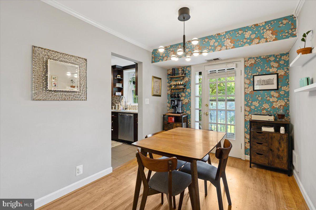 3046 S BUCHANAN ST #B2, ARLINGTON, Virginia 22206, 2 Bedrooms Bedrooms, ,1 BathroomBathrooms,Residential,For sale,3046 S BUCHANAN ST #B2,VAAR2060112 MLS # VAAR2060112