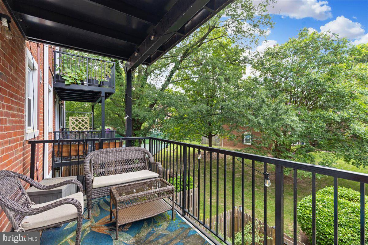 3046 S BUCHANAN ST #B2, ARLINGTON, Virginia 22206, 2 Bedrooms Bedrooms, ,1 BathroomBathrooms,Residential,For sale,3046 S BUCHANAN ST #B2,VAAR2060112 MLS # VAAR2060112