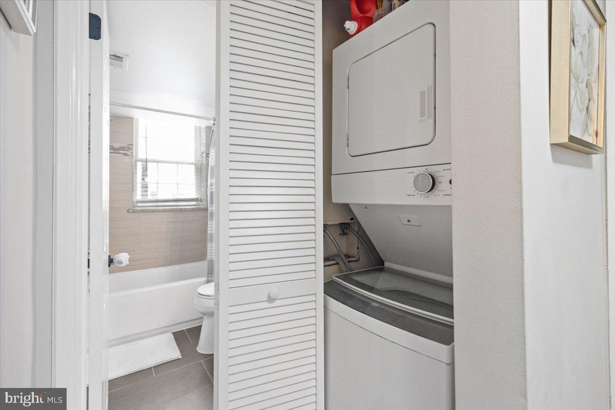 3046 S BUCHANAN ST #B2, ARLINGTON, Virginia 22206, 2 Bedrooms Bedrooms, ,1 BathroomBathrooms,Residential,For sale,3046 S BUCHANAN ST #B2,VAAR2060112 MLS # VAAR2060112