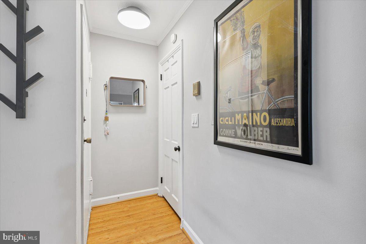 3046 S BUCHANAN ST #B2, ARLINGTON, Virginia 22206, 2 Bedrooms Bedrooms, ,1 BathroomBathrooms,Residential,For sale,3046 S BUCHANAN ST #B2,VAAR2060112 MLS # VAAR2060112