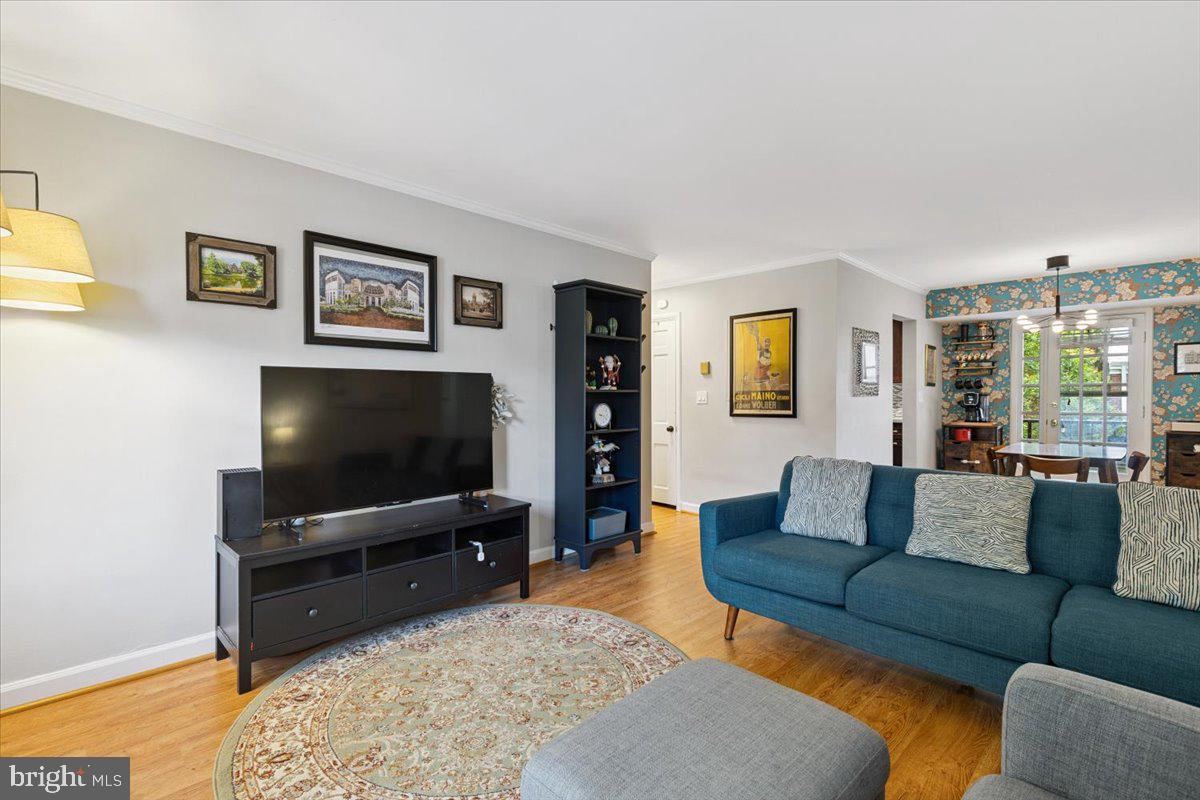 3046 S BUCHANAN ST #B2, ARLINGTON, Virginia 22206, 2 Bedrooms Bedrooms, ,1 BathroomBathrooms,Residential,For sale,3046 S BUCHANAN ST #B2,VAAR2060112 MLS # VAAR2060112