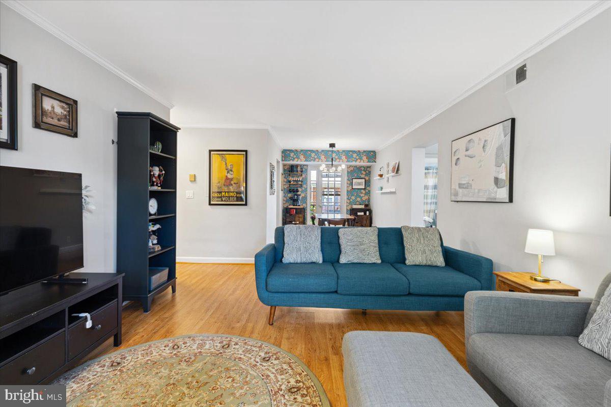 3046 S BUCHANAN ST #B2, ARLINGTON, Virginia 22206, 2 Bedrooms Bedrooms, ,1 BathroomBathrooms,Residential,For sale,3046 S BUCHANAN ST #B2,VAAR2060112 MLS # VAAR2060112