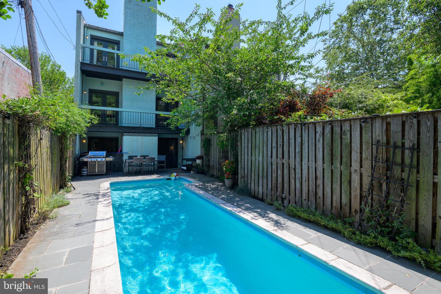 910 INDEPENDENCE AVE SE, WASHINGTON, District Of Columbia 20003, 3 Bedrooms Bedrooms, ,3 BathroomsBathrooms,Residential,For sale,910 INDEPENDENCE AVE SE,DCDC2208774 MLS # DCDC2208774
