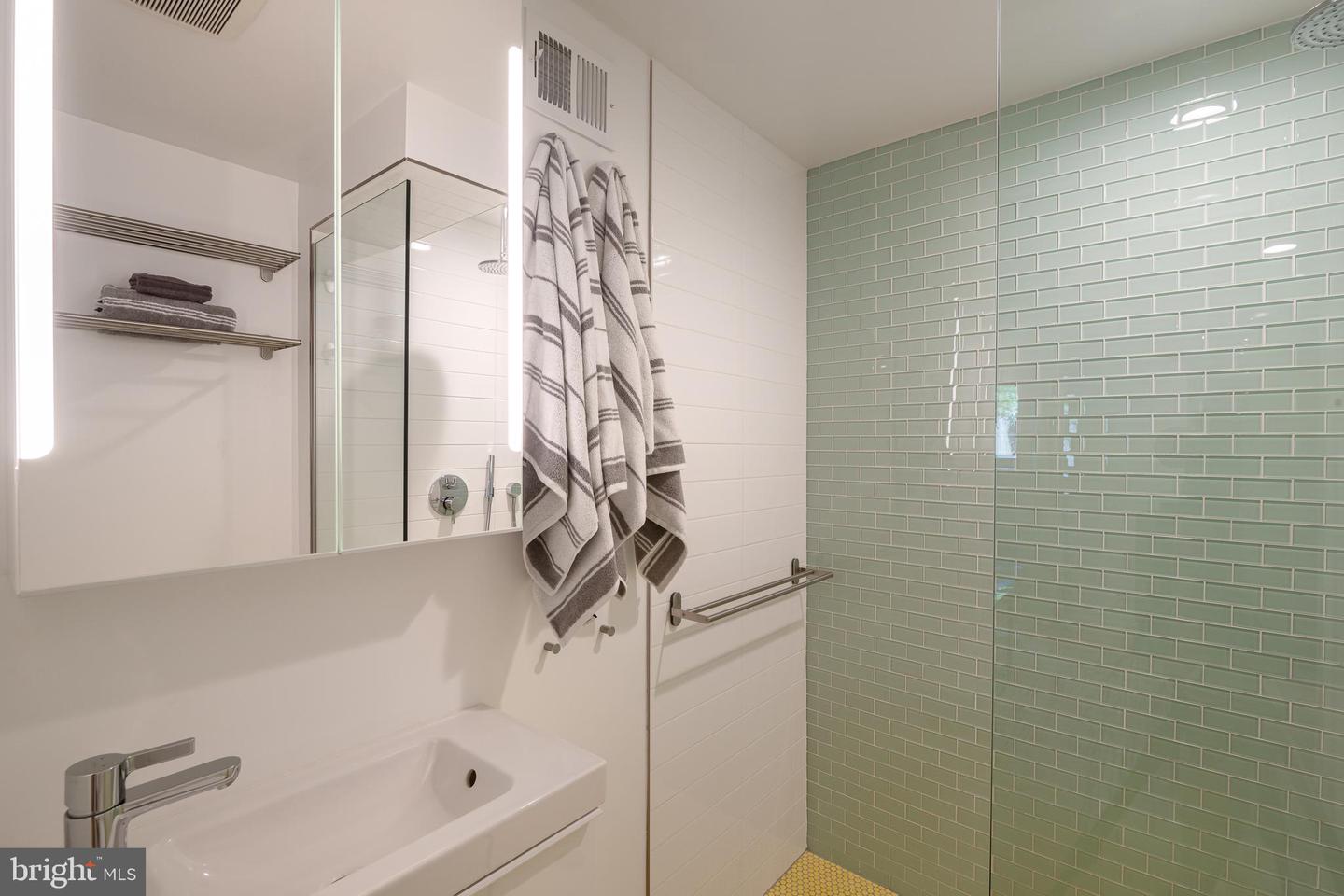 910 INDEPENDENCE AVE SE, WASHINGTON, District Of Columbia 20003, 3 Bedrooms Bedrooms, ,3 BathroomsBathrooms,Residential,For sale,910 INDEPENDENCE AVE SE,DCDC2208774 MLS # DCDC2208774