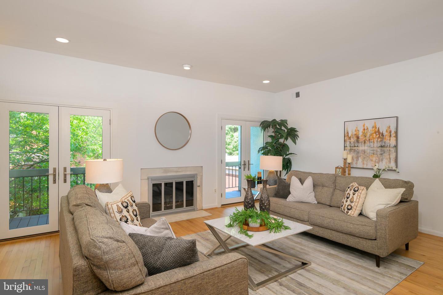 910 INDEPENDENCE AVE SE, WASHINGTON, District Of Columbia 20003, 3 Bedrooms Bedrooms, ,3 BathroomsBathrooms,Residential,For sale,910 INDEPENDENCE AVE SE,DCDC2208774 MLS # DCDC2208774