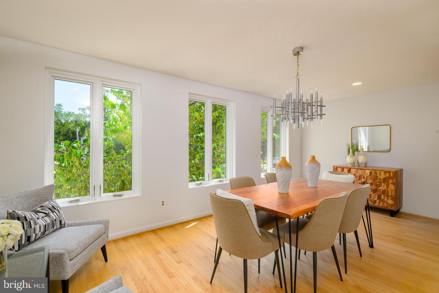910 INDEPENDENCE AVE SE, WASHINGTON, District Of Columbia 20003, 3 Bedrooms Bedrooms, ,3 BathroomsBathrooms,Residential,For sale,910 INDEPENDENCE AVE SE,DCDC2208774 MLS # DCDC2208774