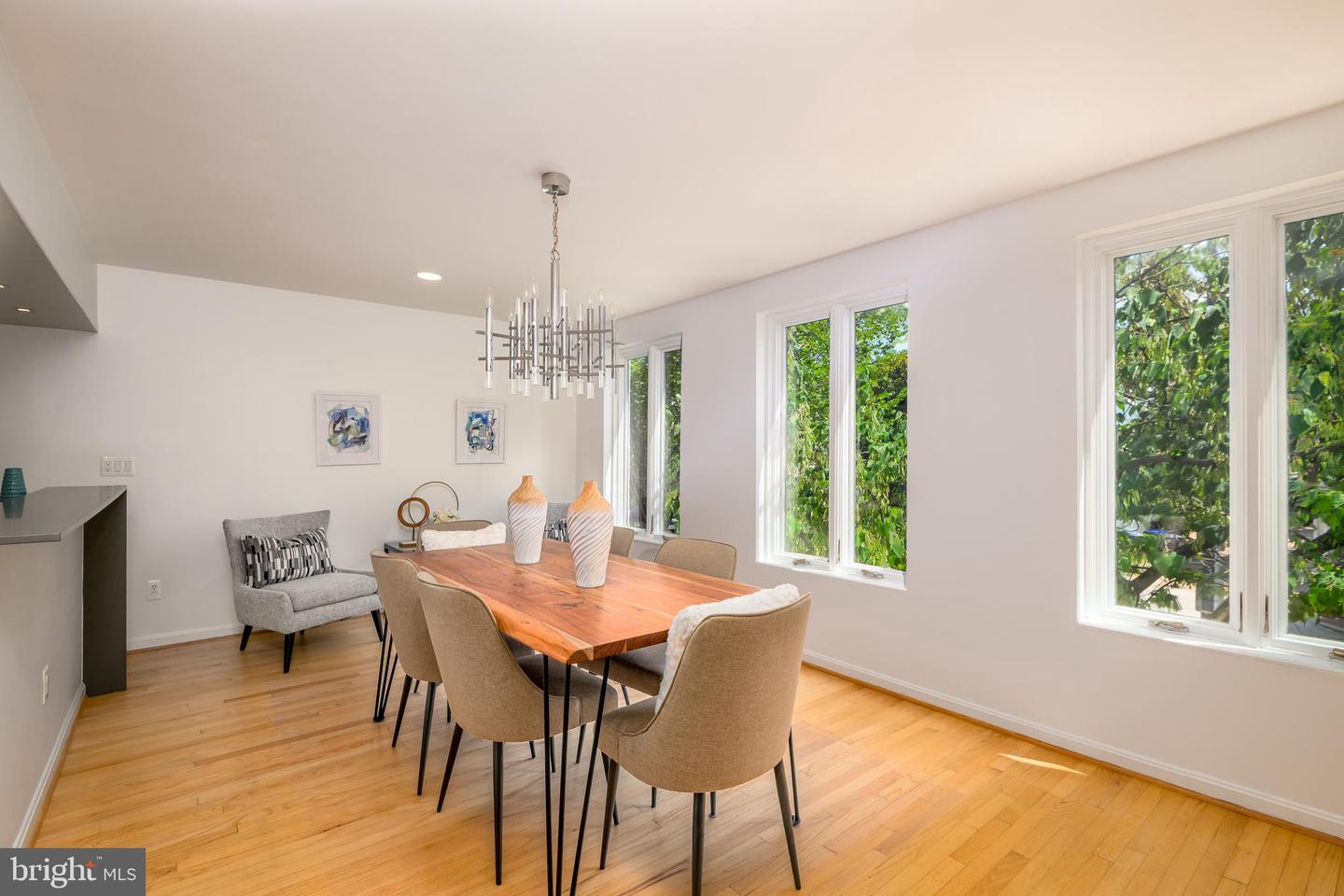 910 INDEPENDENCE AVE SE, WASHINGTON, District Of Columbia 20003, 3 Bedrooms Bedrooms, ,3 BathroomsBathrooms,Residential,For sale,910 INDEPENDENCE AVE SE,DCDC2208774 MLS # DCDC2208774