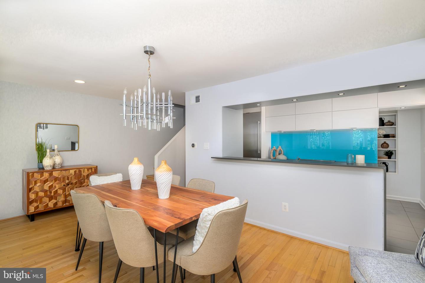 910 INDEPENDENCE AVE SE, WASHINGTON, District Of Columbia 20003, 3 Bedrooms Bedrooms, ,3 BathroomsBathrooms,Residential,For sale,910 INDEPENDENCE AVE SE,DCDC2208774 MLS # DCDC2208774