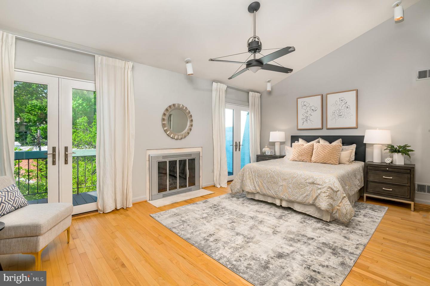 910 INDEPENDENCE AVE SE, WASHINGTON, District Of Columbia 20003, 3 Bedrooms Bedrooms, ,3 BathroomsBathrooms,Residential,For sale,910 INDEPENDENCE AVE SE,DCDC2208774 MLS # DCDC2208774