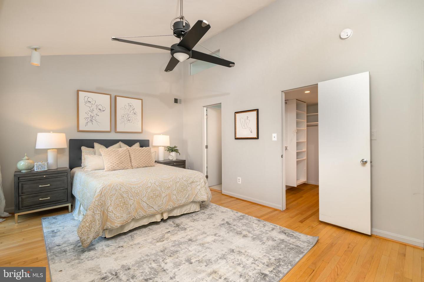 910 INDEPENDENCE AVE SE, WASHINGTON, District Of Columbia 20003, 3 Bedrooms Bedrooms, ,3 BathroomsBathrooms,Residential,For sale,910 INDEPENDENCE AVE SE,DCDC2208774 MLS # DCDC2208774