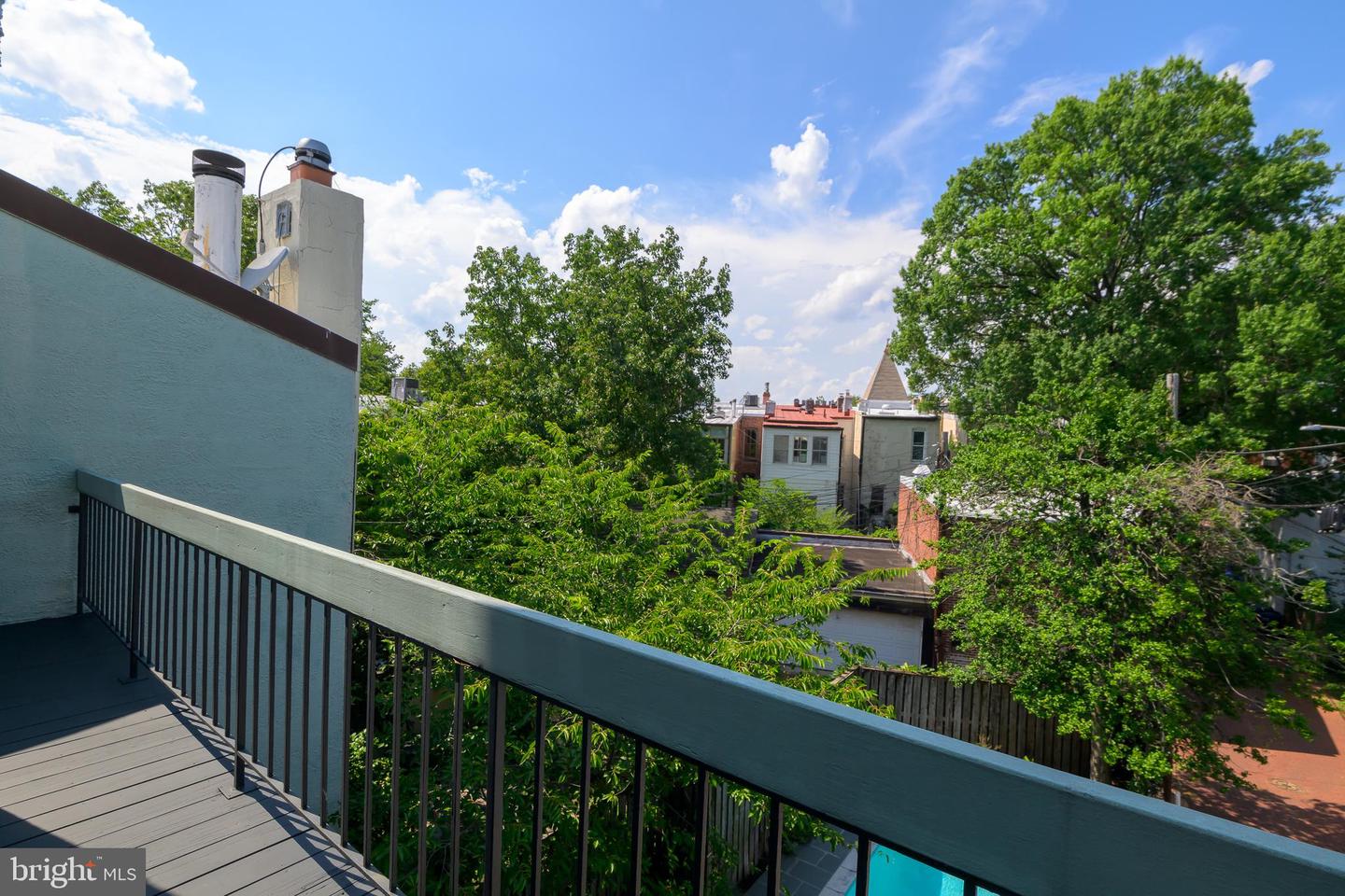 910 INDEPENDENCE AVE SE, WASHINGTON, District Of Columbia 20003, 3 Bedrooms Bedrooms, ,3 BathroomsBathrooms,Residential,For sale,910 INDEPENDENCE AVE SE,DCDC2208774 MLS # DCDC2208774
