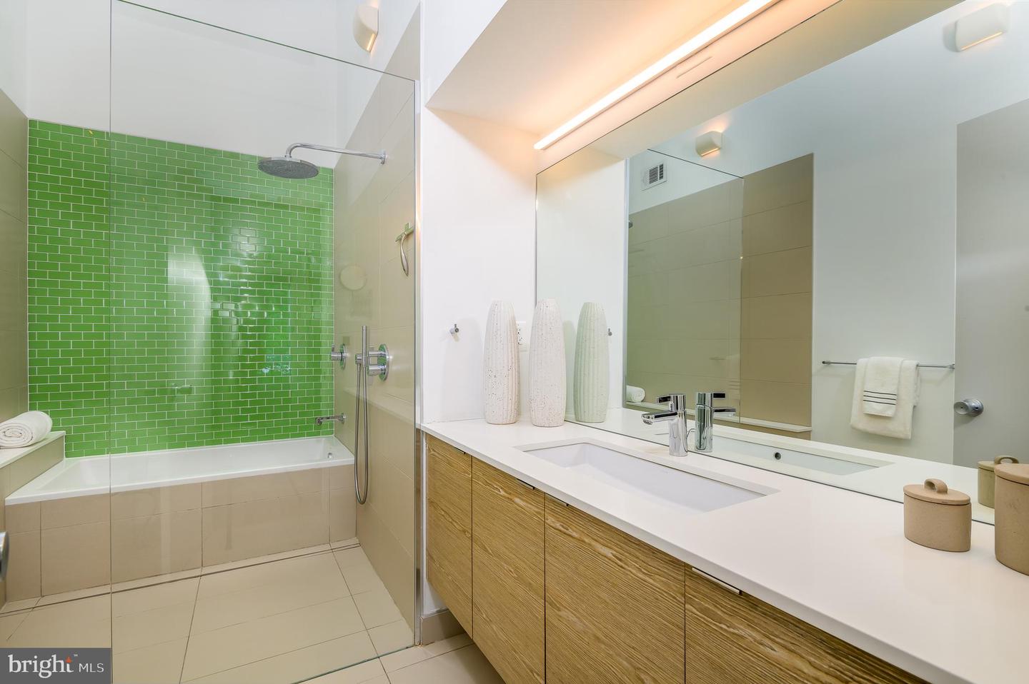 910 INDEPENDENCE AVE SE, WASHINGTON, District Of Columbia 20003, 3 Bedrooms Bedrooms, ,3 BathroomsBathrooms,Residential,For sale,910 INDEPENDENCE AVE SE,DCDC2208774 MLS # DCDC2208774