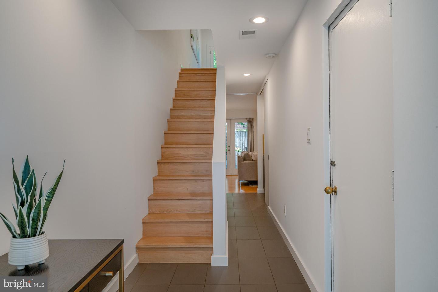 910 INDEPENDENCE AVE SE, WASHINGTON, District Of Columbia 20003, 3 Bedrooms Bedrooms, ,3 BathroomsBathrooms,Residential,For sale,910 INDEPENDENCE AVE SE,DCDC2208774 MLS # DCDC2208774