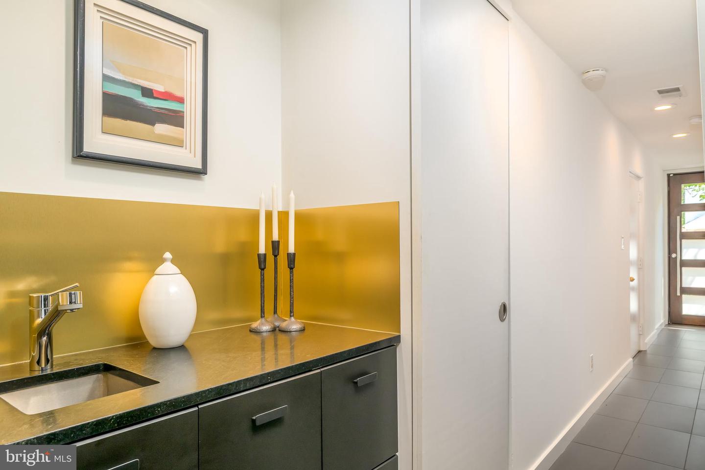 910 INDEPENDENCE AVE SE, WASHINGTON, District Of Columbia 20003, 3 Bedrooms Bedrooms, ,3 BathroomsBathrooms,Residential,For sale,910 INDEPENDENCE AVE SE,DCDC2208774 MLS # DCDC2208774