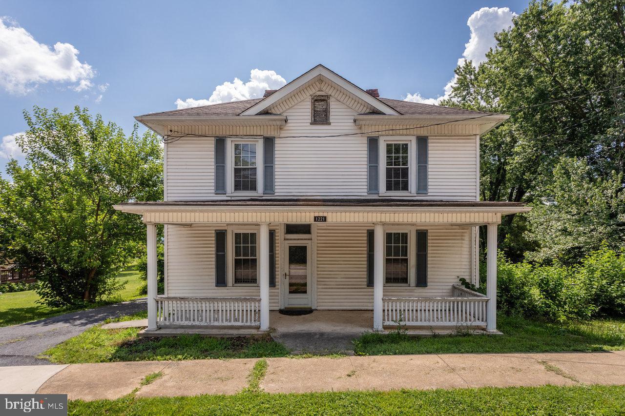 1221 KEEZLETOWN RD, WEYERS CAVE, Virginia 24486, 3 Bedrooms Bedrooms, ,1 BathroomBathrooms,Residential,For sale,1221 KEEZLETOWN RD,VAAG2002626 MLS # VAAG2002626