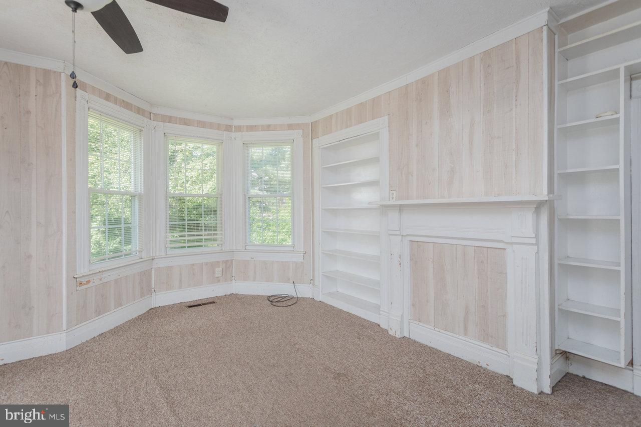 1221 KEEZLETOWN RD, WEYERS CAVE, Virginia 24486, 3 Bedrooms Bedrooms, ,1 BathroomBathrooms,Residential,For sale,1221 KEEZLETOWN RD,VAAG2002626 MLS # VAAG2002626