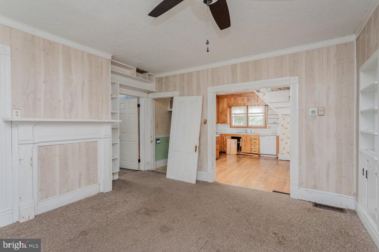 1221 KEEZLETOWN RD, WEYERS CAVE, Virginia 24486, 3 Bedrooms Bedrooms, ,1 BathroomBathrooms,Residential,For sale,1221 KEEZLETOWN RD,VAAG2002626 MLS # VAAG2002626