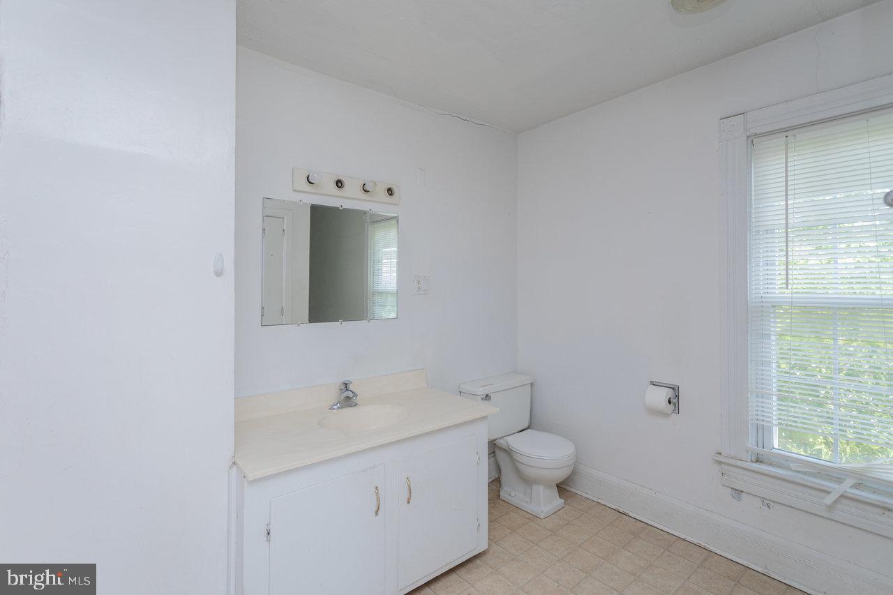 1221 KEEZLETOWN RD, WEYERS CAVE, Virginia 24486, 3 Bedrooms Bedrooms, ,1 BathroomBathrooms,Residential,For sale,1221 KEEZLETOWN RD,VAAG2002626 MLS # VAAG2002626