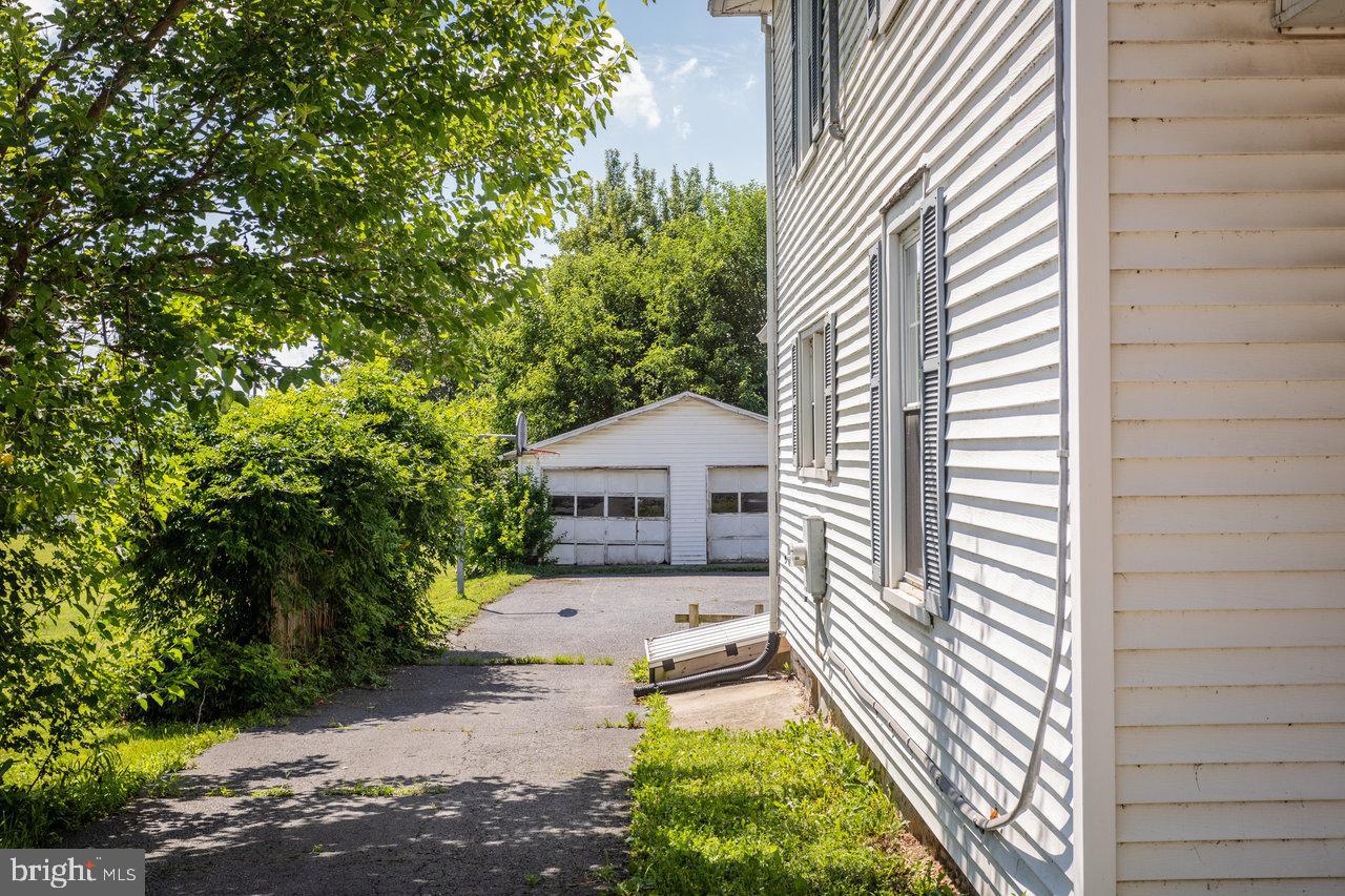 1221 KEEZLETOWN RD, WEYERS CAVE, Virginia 24486, 3 Bedrooms Bedrooms, ,1 BathroomBathrooms,Residential,For sale,1221 KEEZLETOWN RD,VAAG2002626 MLS # VAAG2002626