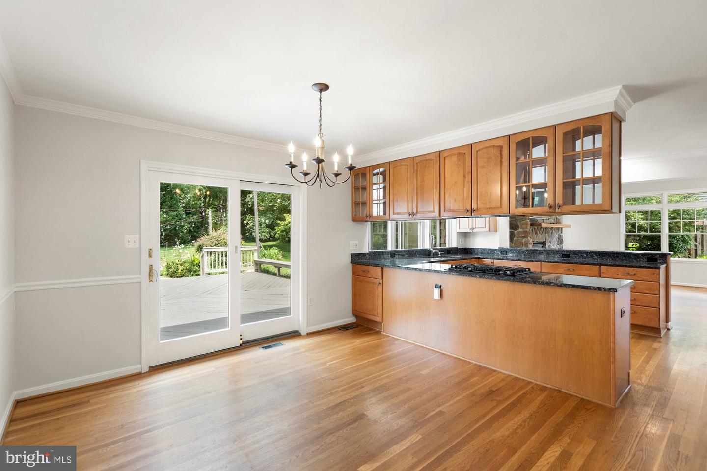 9750 VALE RD NW, VIENNA, Virginia 22181, 5 Bedrooms Bedrooms, ,3 BathroomsBathrooms,Residential,For sale,9750 VALE RD NW,VAFX2253168 MLS # VAFX2253168