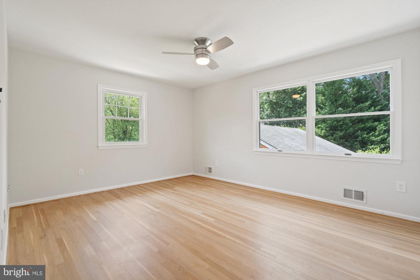 9750 VALE RD NW, VIENNA, Virginia 22181, 5 Bedrooms Bedrooms, ,3 BathroomsBathrooms,Residential,For sale,9750 VALE RD NW,VAFX2253168 MLS # VAFX2253168