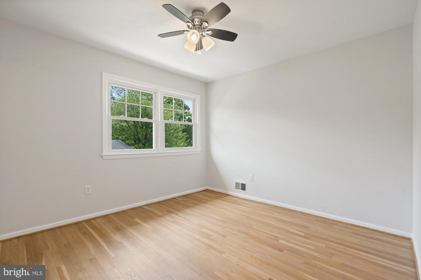 9750 VALE RD NW, VIENNA, Virginia 22181, 5 Bedrooms Bedrooms, ,3 BathroomsBathrooms,Residential,For sale,9750 VALE RD NW,VAFX2253168 MLS # VAFX2253168