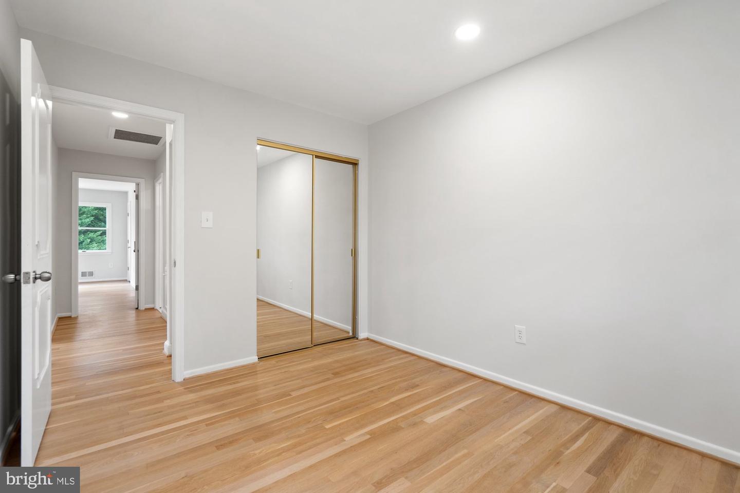9750 VALE RD NW, VIENNA, Virginia 22181, 5 Bedrooms Bedrooms, ,3 BathroomsBathrooms,Residential,For sale,9750 VALE RD NW,VAFX2253168 MLS # VAFX2253168