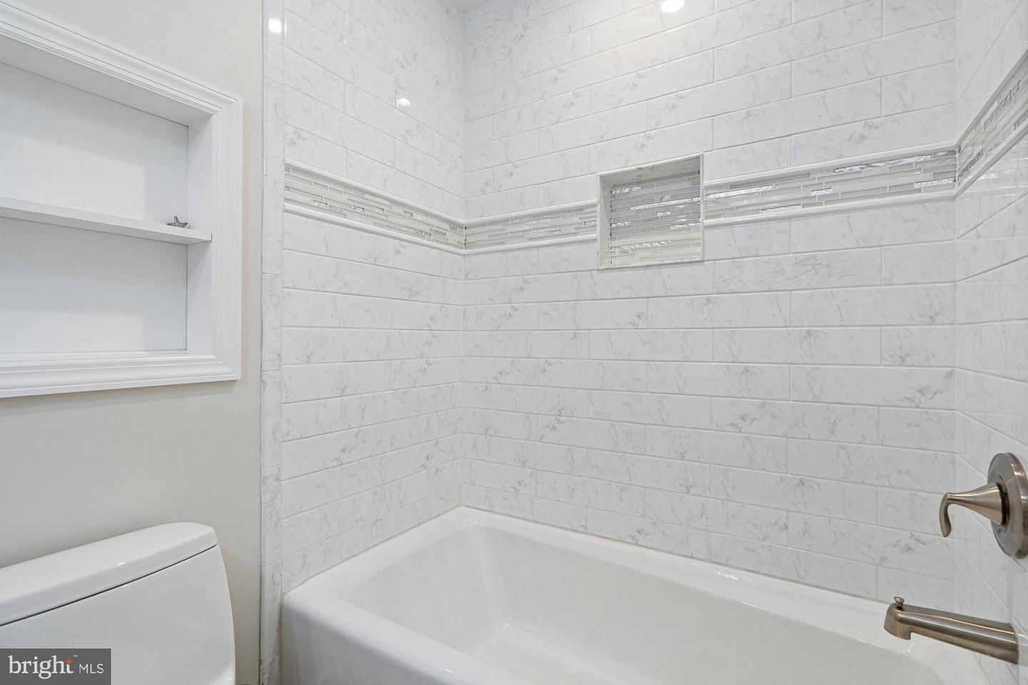 9750 VALE RD NW, VIENNA, Virginia 22181, 5 Bedrooms Bedrooms, ,3 BathroomsBathrooms,Residential,For sale,9750 VALE RD NW,VAFX2253168 MLS # VAFX2253168