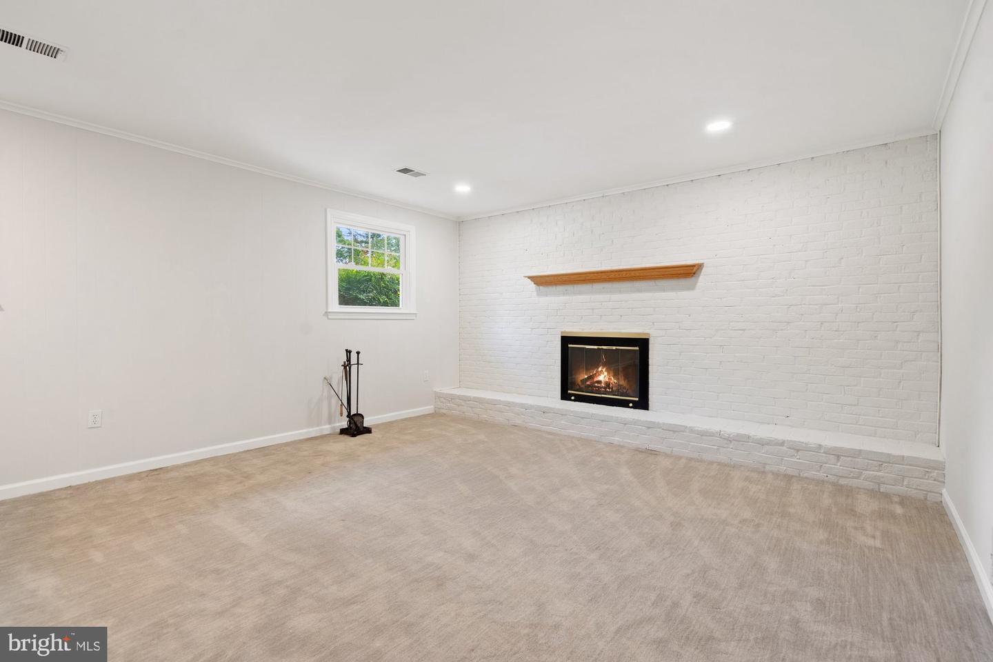 9750 VALE RD NW, VIENNA, Virginia 22181, 5 Bedrooms Bedrooms, ,3 BathroomsBathrooms,Residential,For sale,9750 VALE RD NW,VAFX2253168 MLS # VAFX2253168