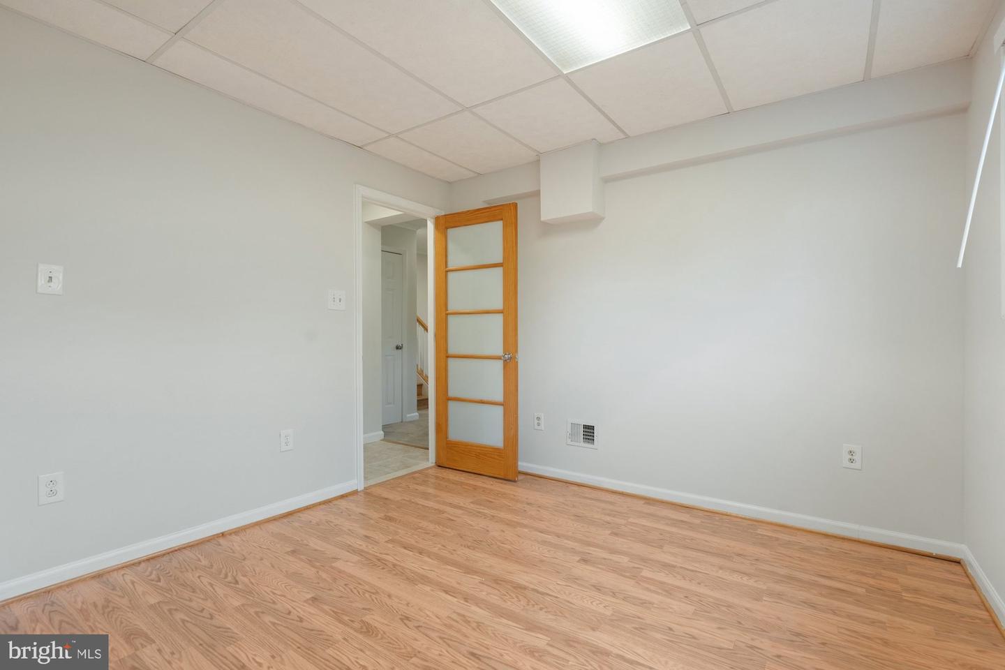 9750 VALE RD NW, VIENNA, Virginia 22181, 5 Bedrooms Bedrooms, ,3 BathroomsBathrooms,Residential,For sale,9750 VALE RD NW,VAFX2253168 MLS # VAFX2253168