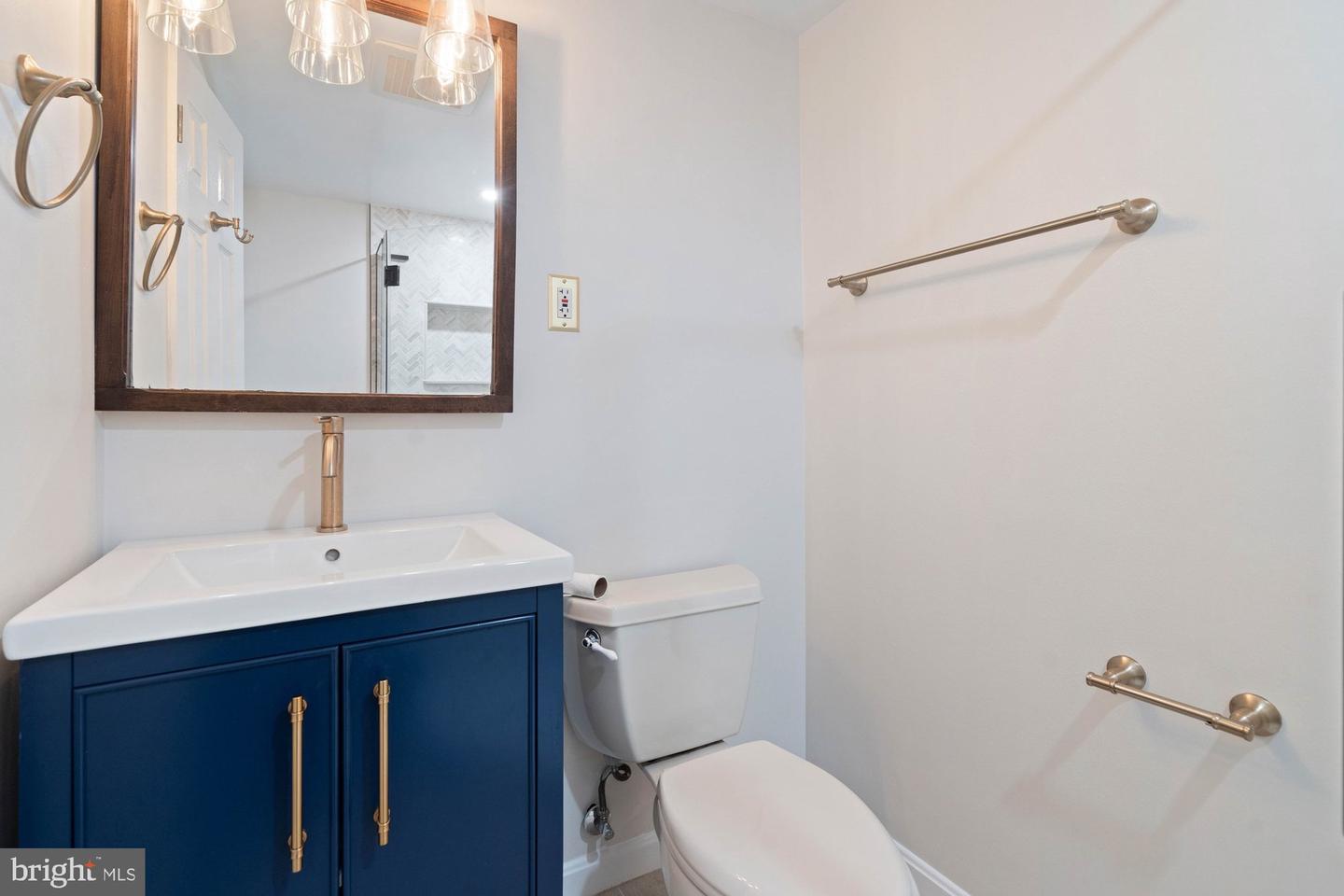 9750 VALE RD NW, VIENNA, Virginia 22181, 5 Bedrooms Bedrooms, ,3 BathroomsBathrooms,Residential,For sale,9750 VALE RD NW,VAFX2253168 MLS # VAFX2253168