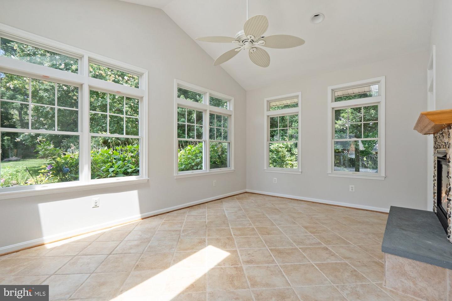 9750 VALE RD NW, VIENNA, Virginia 22181, 5 Bedrooms Bedrooms, ,3 BathroomsBathrooms,Residential,For sale,9750 VALE RD NW,VAFX2253168 MLS # VAFX2253168