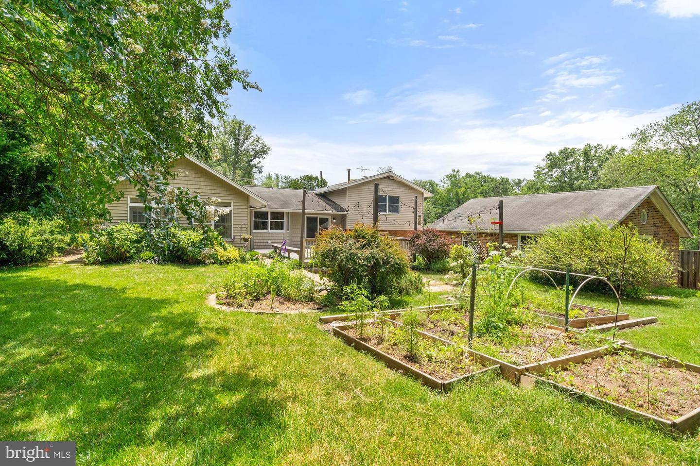 9750 VALE RD NW, VIENNA, Virginia 22181, 5 Bedrooms Bedrooms, ,3 BathroomsBathrooms,Residential,For sale,9750 VALE RD NW,VAFX2253168 MLS # VAFX2253168
