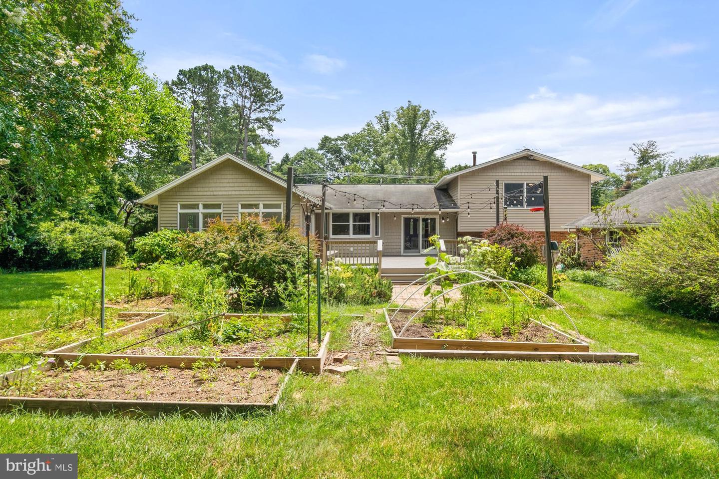 9750 VALE RD NW, VIENNA, Virginia 22181, 5 Bedrooms Bedrooms, ,3 BathroomsBathrooms,Residential,For sale,9750 VALE RD NW,VAFX2253168 MLS # VAFX2253168