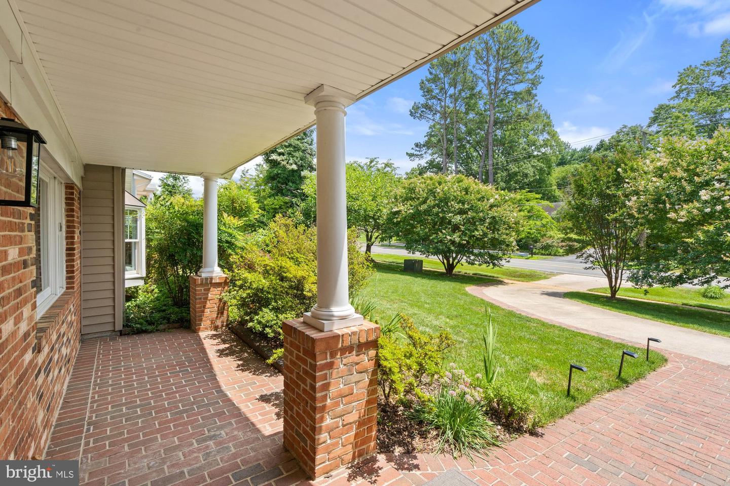 9750 VALE RD NW, VIENNA, Virginia 22181, 5 Bedrooms Bedrooms, ,3 BathroomsBathrooms,Residential,For sale,9750 VALE RD NW,VAFX2253168 MLS # VAFX2253168
