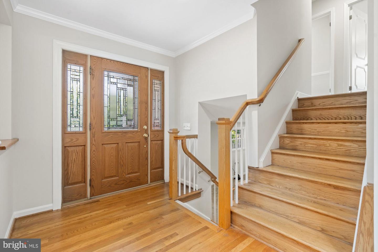 9750 VALE RD NW, VIENNA, Virginia 22181, 5 Bedrooms Bedrooms, ,3 BathroomsBathrooms,Residential,For sale,9750 VALE RD NW,VAFX2253168 MLS # VAFX2253168