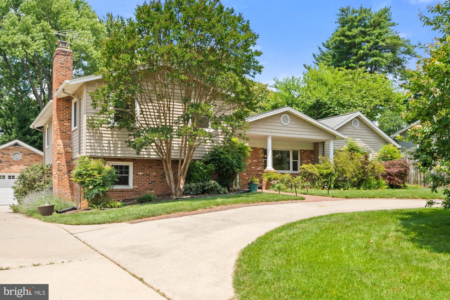9750 VALE RD NW, VIENNA, Virginia 22181, 5 Bedrooms Bedrooms, ,3 BathroomsBathrooms,Residential,For sale,9750 VALE RD NW,VAFX2253168 MLS # VAFX2253168