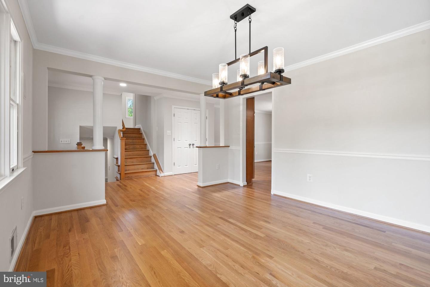 9750 VALE RD NW, VIENNA, Virginia 22181, 5 Bedrooms Bedrooms, ,3 BathroomsBathrooms,Residential,For sale,9750 VALE RD NW,VAFX2253168 MLS # VAFX2253168