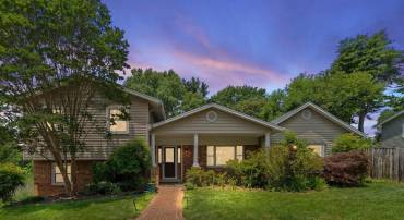 9750 VALE RD NW, VIENNA, Virginia 22181, 5 Bedrooms Bedrooms, ,3 BathroomsBathrooms,Residential,For sale,9750 VALE RD NW,VAFX2253168 MLS # VAFX2253168