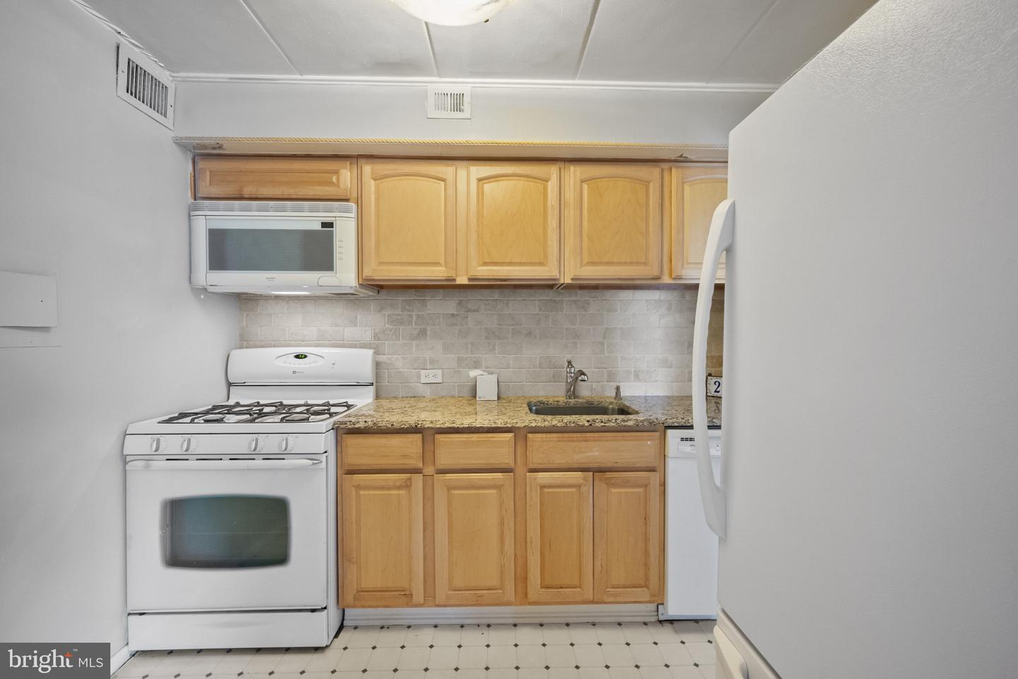 2600 INDIAN DR #2C, ALEXANDRIA, Virginia 22303, 2 Bedrooms Bedrooms, ,1 BathroomBathrooms,Residential,For sale,2600 INDIAN DR #2C,VAFX2253174 MLS # VAFX2253174
