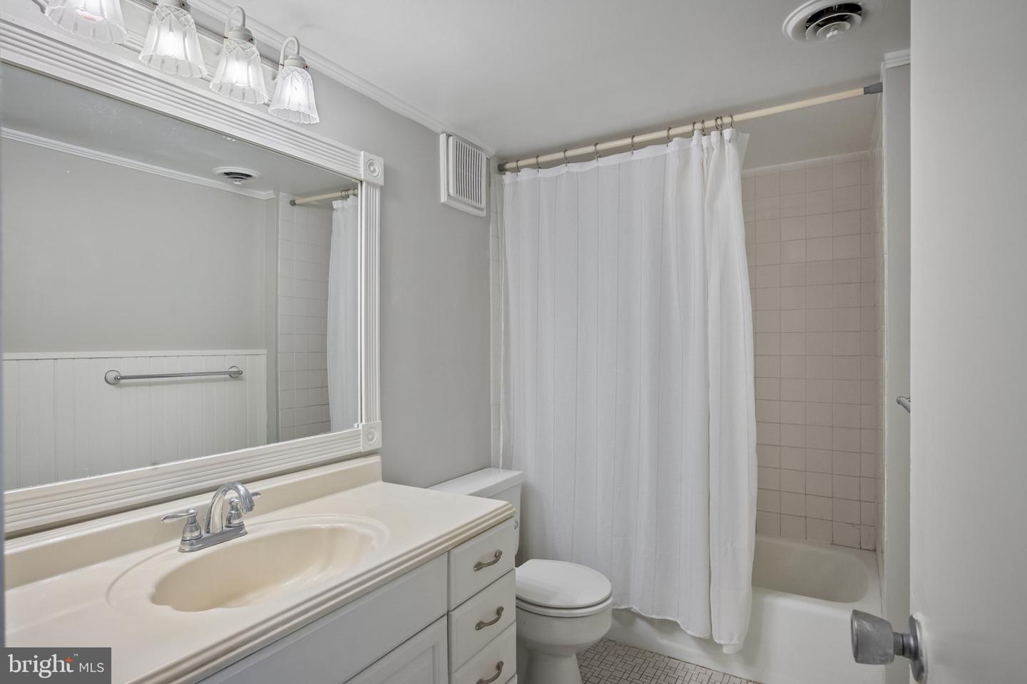 2600 INDIAN DR #2C, ALEXANDRIA, Virginia 22303, 2 Bedrooms Bedrooms, ,1 BathroomBathrooms,Residential,For sale,2600 INDIAN DR #2C,VAFX2253174 MLS # VAFX2253174
