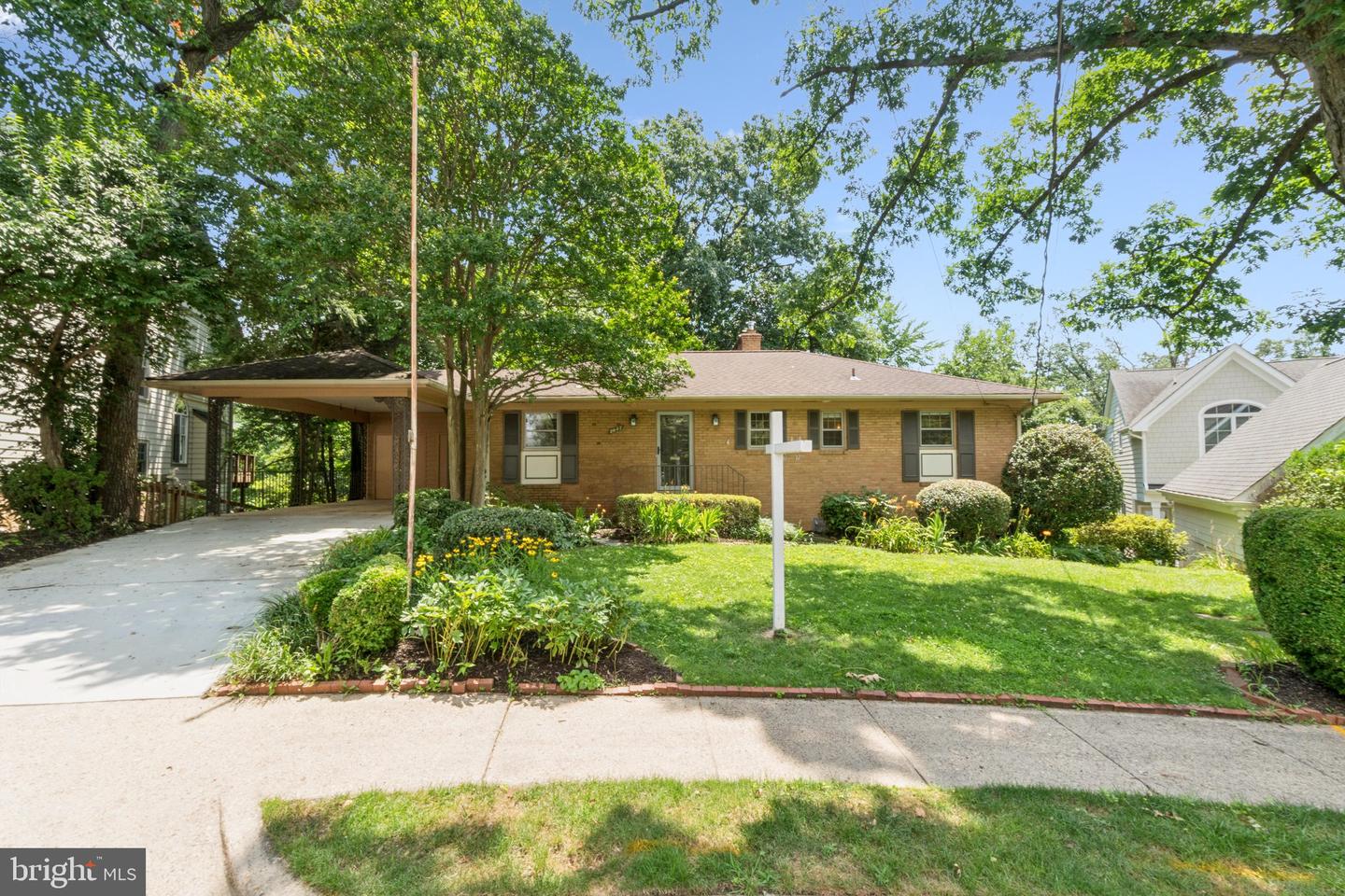 2647 S KENT ST, ARLINGTON, Virginia 22202, 4 Bedrooms Bedrooms, ,3 BathroomsBathrooms,Residential,For sale,2647 S KENT ST,VAAR2060154 MLS # VAAR2060154
