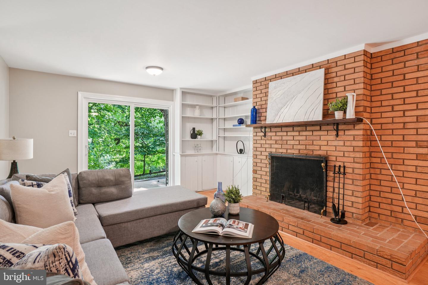 2647 S KENT ST, ARLINGTON, Virginia 22202, 4 Bedrooms Bedrooms, ,3 BathroomsBathrooms,Residential,For sale,2647 S KENT ST,VAAR2060154 MLS # VAAR2060154