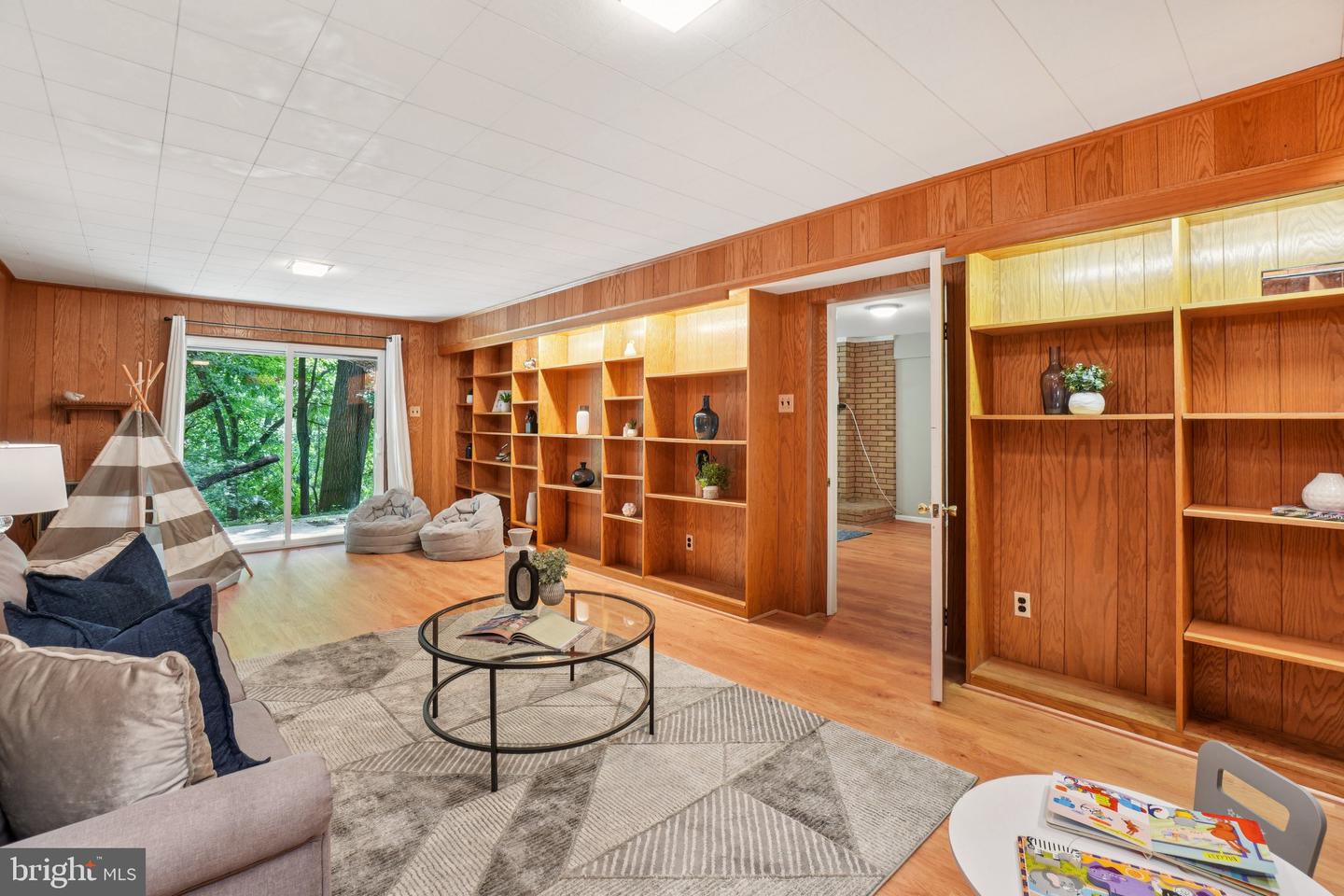 2647 S KENT ST, ARLINGTON, Virginia 22202, 4 Bedrooms Bedrooms, ,3 BathroomsBathrooms,Residential,For sale,2647 S KENT ST,VAAR2060154 MLS # VAAR2060154