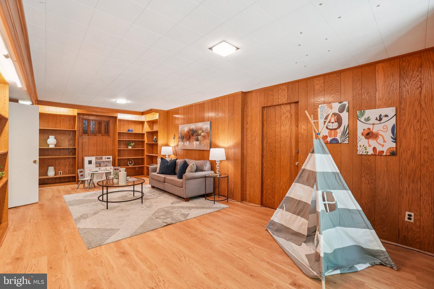 2647 S KENT ST, ARLINGTON, Virginia 22202, 4 Bedrooms Bedrooms, ,3 BathroomsBathrooms,Residential,For sale,2647 S KENT ST,VAAR2060154 MLS # VAAR2060154